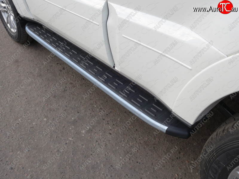 21 349 р. Пороги алюминиевые с пластиковой накладкой, ТСС Тюнинг  Mitsubishi Pajero  4 V90 (2014-2020) (карбон серебро)