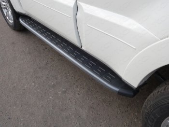 Пороги алюминиевые с пластиковой накладкой ТСС Тюнинг Mitsubishi (Митсубиси) Pajero (Паджеро)  4 V90 (2014-2020) 4 V90 2-ой рестайлинг  (карбон черные)