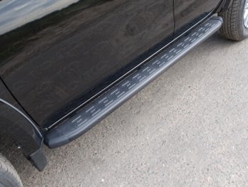 21 349 р. Пороги алюминиевые с пластиковой накладкой ТСС Тюнинг  Mitsubishi L200  5 KK,KL (2015-2019) (карбон черные). Увеличить фотографию 1
