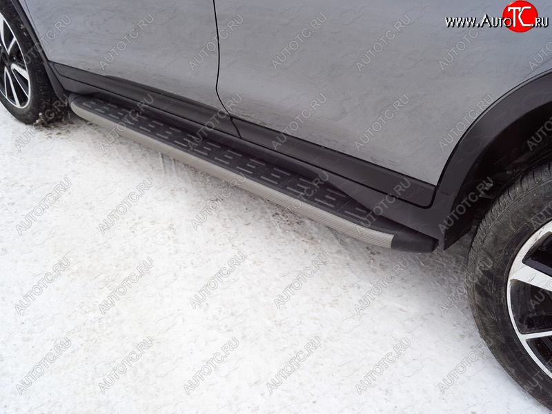 21 349 р. Пороги алюминиевые с пластиковой накладкой, ТСС Тюнинг  Nissan X-trail  3 T32 (2017-2022) (карбон серые)