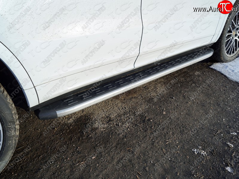 21 349 р. Пороги алюминиевые с пластиковой накладкой, ТСС Тюнинг  Porsche Cayenne  PO536 (2018-2024) (карбон серебро)