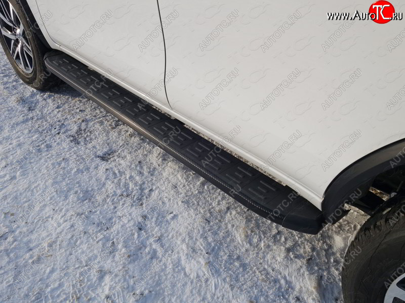 21 349 р. Пороги алюминиевые с пластиковой накладкой ТСС Тюнинг  Toyota Fortuner  AN160 (2015-2020) (карбон черные)