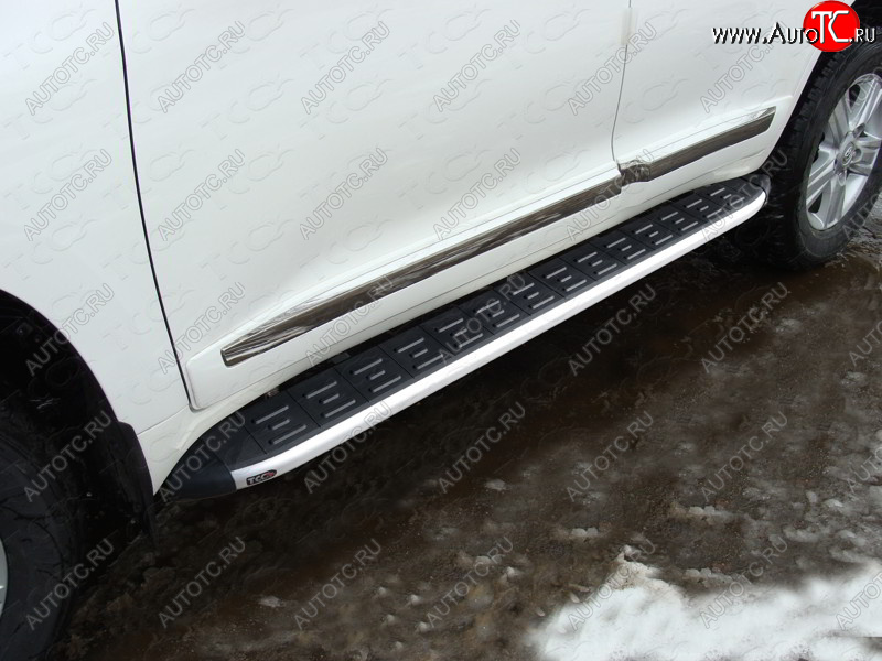 19 999 р. Пороги алюминиевые с пластиковой накладкой (кроме EXECUTIVE)) ТСС Тюнинг  Toyota Land Cruiser  200 (2015-2021) (серые)