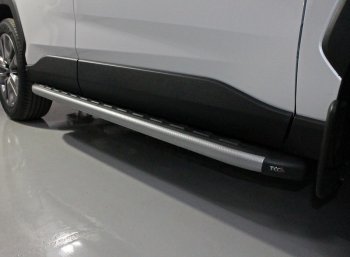 21 349 р. Пороги алюминиевые с пластиковой накладкой, ТСС Тюнинг  Toyota RAV4  XA50 (2018-2024) (карбон серебро). Увеличить фотографию 1