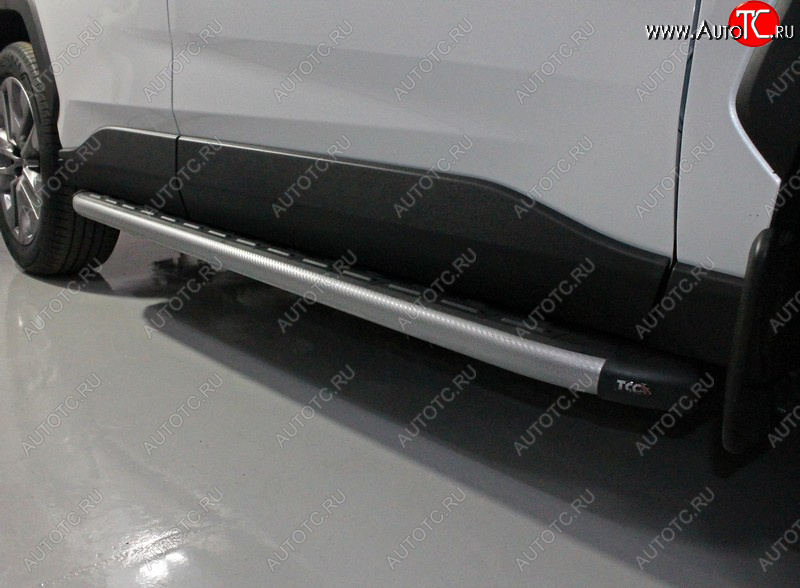 21 349 р. Пороги алюминиевые с пластиковой накладкой, ТСС Тюнинг  Toyota RAV4  XA50 (2018-2024) (карбон серебро)