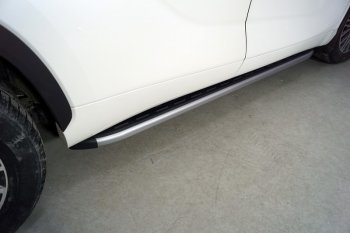 Пороги алюминиевые с пластиковой накладкой ТСС Тюнинг Toyota (Тойота) Highlander (Хайлэндер)  XU70 (2020-2024) XU70  (карбон серебро)