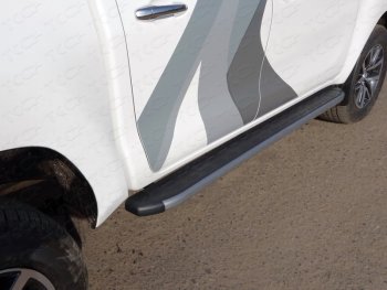 Пороги алюминиевые с пластиковой накладкой ТСС Тюнинг Toyota Hilux AN120 2-ой рестайлинг (2020-2024)  (карбон серые)