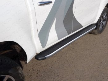 Пороги алюминиевые с пластиковой накладкой, ТСС Тюнинг Toyota (Тойота) Hilux (Хайлюкс)  AN120 (2020-2024) AN120 2-ой рестайлинг  (карбон серебро)