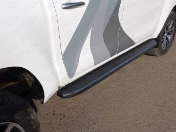 Пороги алюминиевые с пластиковой накладкой ТСС Тюнинг Toyota (Тойота) Hilux (Хайлюкс)  AN120 (2020-2024) AN120 2-ой рестайлинг  (карбон черные)