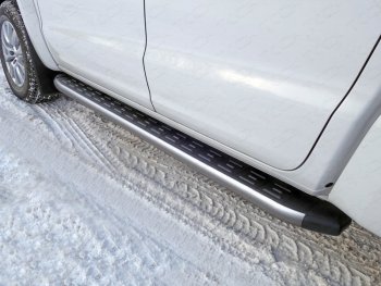 Пороги алюминиевые с пластиковой накладкой, ТСС Тюнинг Volkswagen Amarok рестайлинг (2016-2022)  (карбон серебро)