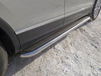 42 699 р. Пороги с площадкой 60,3 мм ТСС Тюнинг  Volkswagen Tiguan  Mk2 (2016-2020) (нержавейка). Увеличить фотографию 1