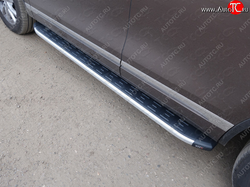 19 999 р. Пороги алюминиевые с пластиковой накладкой ТСС Тюнинг  Volkswagen Touareg  NF (2010-2014) (серые)