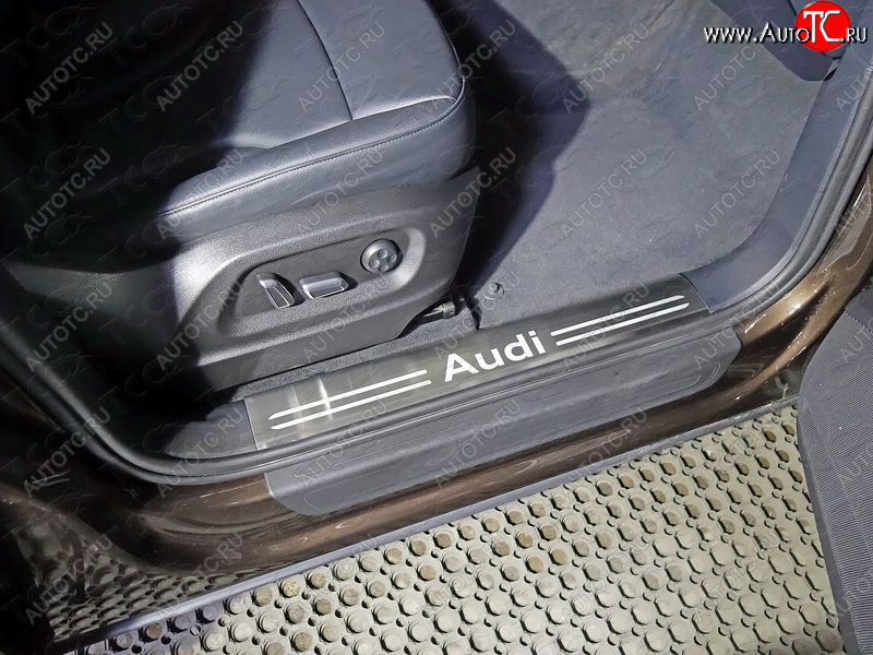 8 199 р. Накладки на пластиковые порожки салона (нержавейка, 4 шт.) ТСС Тюнинг  Audi Q5  8R (2008-2017) (лист шлифованный надпись AUDI)