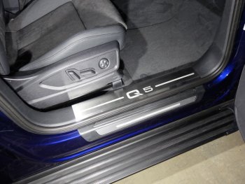7 249 р. Накладки на пластиковые пороги (без пневмоподвески, 2 шт) ТСС Тюнинг  Audi Q5  FY (2017-2020) (лист шлифованный, надпись Q5). Увеличить фотографию 1