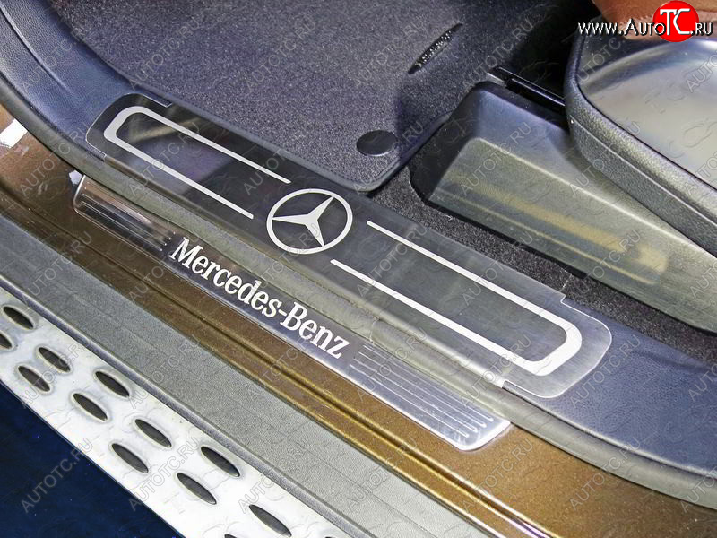 7 699 р. Накладки на пластиковые пороги (лист шлифованный логотип Mercedes)   Копируемое: Накладки на передние пороги, ТСС Тюнинг Mercedes-Benz GL class X166 дорестайлинг (2012-2016) (лист шлифованный логотип Mercedes)