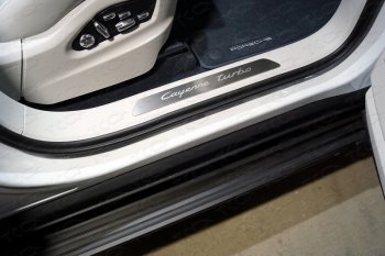 7 549 р. Накладки на пластиковые пороги, ТСС Тюнинг  Porsche Cayenne  PO536 (2018-2024) (лист шлифованный Cayenne Turbo). Увеличить фотографию 1
