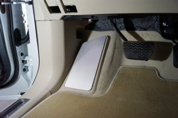 789 р. Накладка площадки левой ноги, ТСС Тюнинг  Toyota Land Cruiser  J300 (2021-2024) (лист алюминий 4 мм). Увеличить фотографию 1