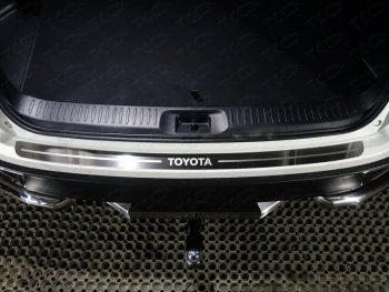 4 099 р. Накладка на задний бампер, ТСС Тюнинг  Toyota Highlander  XU50 (2016-2020) (лист шлифованный надписьToyot). Увеличить фотографию 1