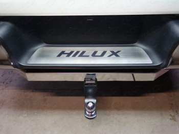 3 099 р. Накладка на задний бампер, ТСС Тюнинг Toyota Hilux Revo Double Cab дорестайлинг (2015-2018) (лист шлифованный надпись HILUX). Увеличить фотографию 1