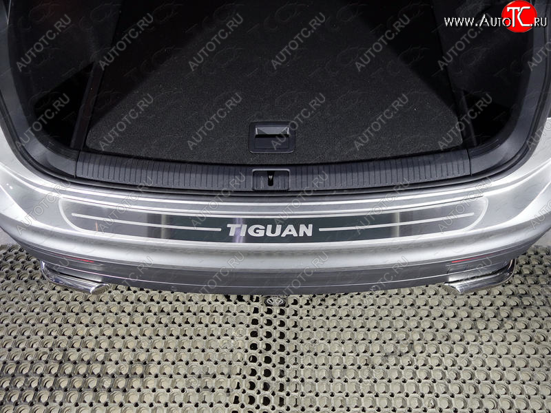 3 099 р. Накладка на задний бампер, ТСС Тюнинг  Volkswagen Tiguan  Mk2 (2016-2022) (лист шлифованный надпись Tiguan)