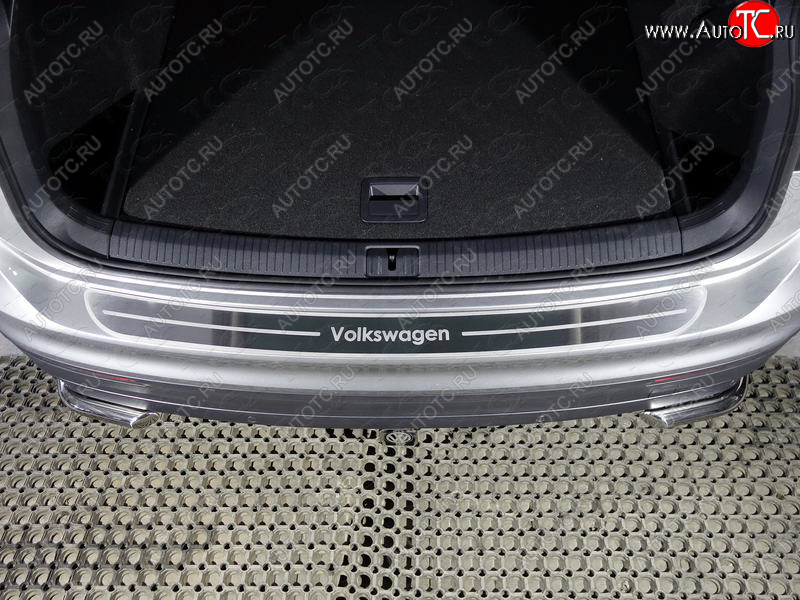 3 099 р. Накладка на задний бампер, ТСС Тюнинг  Volkswagen Tiguan  Mk2 (2016-2022) ( шлифованный надпись Volkswagen)