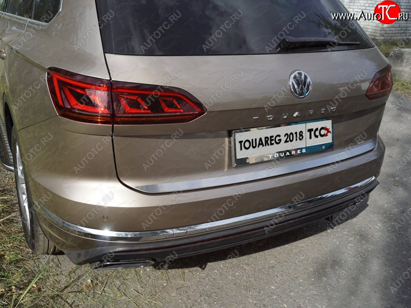 3 099 р. Накладка на заднюю дверь, ТСС Тюнинг  Volkswagen Touareg  CR (2018-2024) (Лист шлифованный)