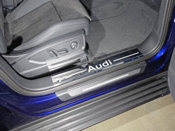 4 299 р. Накладки на пластиковые пороги (без пневмоподвески, 2 шт) ТСС Тюнинг  Audi Q5  FY (2017-2020) (Зеркальный лист, Надпись audi). Увеличить фотографию 1