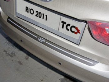 2 799 р. Накладка на задний бампер ТСС Тюнинг  KIA Rio  3 QB (2011-2015) (Лист шлитфованный надпись RIO). Увеличить фотографию 1