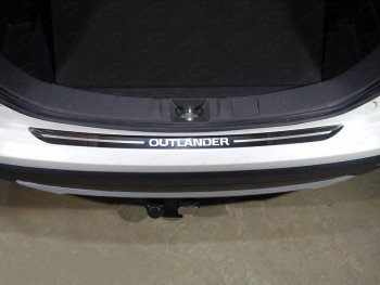 3 899 р. Накладка на задний бампер ТСС Тюнинг  Mitsubishi Outlander  GF (2015-2018) (лист зеркальный надпись OUTLANDER). Увеличить фотографию 1