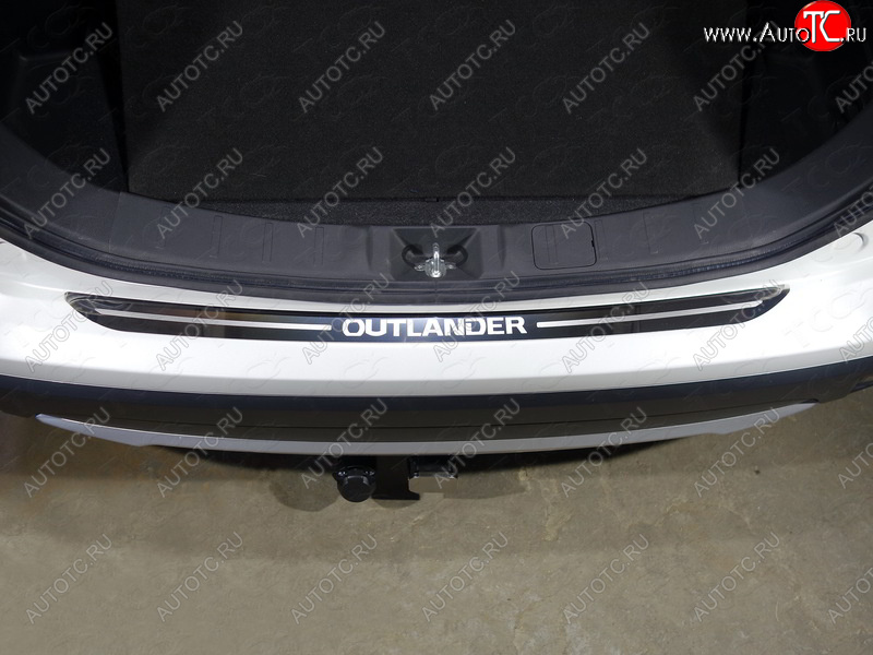 3 899 р. Накладка на задний бампер ТСС Тюнинг  Mitsubishi Outlander  GF (2015-2018) (лист зеркальный надпись OUTLANDER)