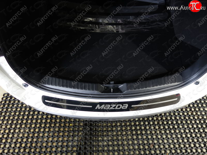 3 499 р. Накладка на задний бампер ТСС Тюнинг  Mazda CX-5  KF (2016-2024) (лист зеркальный надпись MAZDA)
