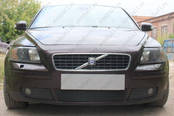 2 379 р. Защита радиатора (низ) Стрелка11 Стандарт  Volvo S40  MS седан (2004-2007) дорестайлинг (черная). Увеличить фотографию 1