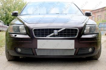 2 499 р. Защита радиатора (низ) Стрелка11 Стандарт  Volvo S40  MS седан (2004-2007) дорестайлинг (хром). Увеличить фотографию 1