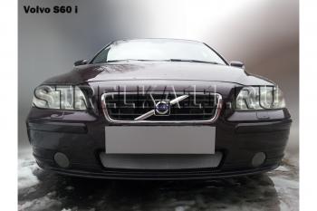 2 499 р. Защита радиатора Стрелка11 Стандарт  Volvo S60  RS,RH седан (2004-2010) рестайлинг (черная). Увеличить фотографию 1