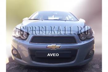 599 р. Зимняя заглушка решетки радиатора (верх) Стрелка11 Chevrolet Aveo T300 седан (2011-2015) (черная). Увеличить фотографию 1