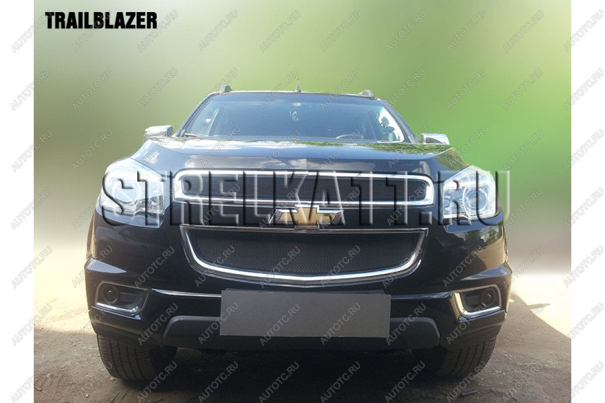 599 р. Зимняя заглушка решетки радиатора (верх) Стрелка11 Chevrolet Trailblazer GM800 дорестайлинг (2012-2016) (черная)