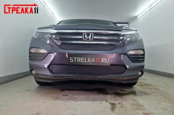 599 р. Зимняя заглушка решетки радиатора (верх) Стрелка11  Honda Pilot  YF6 (2016-2019) дорестайлинг (черная). Увеличить фотографию 1