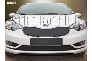 599 р. Зимняя заглушка решетки радиатора (верх) Стрелка11  KIA Cerato  3 YD (2013-2016) дорестайлинг седан (черная). Увеличить фотографию 1