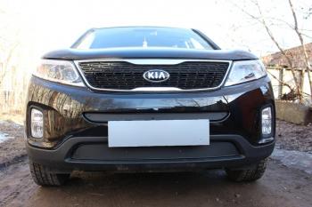 599 р.  Зимняя заглушка решетки радиатора (низ) Стрелка11  KIA Sorento XM рестайлинг (2012-2015) (черная). Увеличить фотографию 1