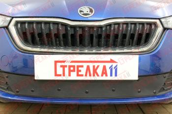 599 р. Зимняя заглушка решетки радиатора (низ) Стрелка11  Skoda Rapid  MK2 (2019-2024) (черная). Увеличить фотографию 1