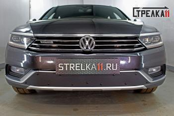 599 р. Зимняя заглушка решетки радиатора (Alltrack 2.0) (низ) Стрелка11 Volkswagen Passat B8 седан дорестайлинг (2015-2019) (черная). Увеличить фотографию 1