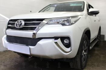 3 999 р. Защита радиатора (верх) (Black Onyx) Стрелка11 PREMIUM  Toyota Fortuner  AN160 (2020-2024) рестайлинг (черная). Увеличить фотографию 1