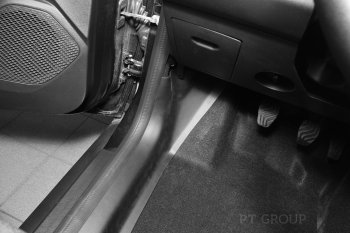 2 249 р. Накладки на ковролин пола Petroil Tuning (передние боковые)  Renault Duster  HM (2020-2024) (Текстурная поверхность (шагрень)). Увеличить фотографию 2