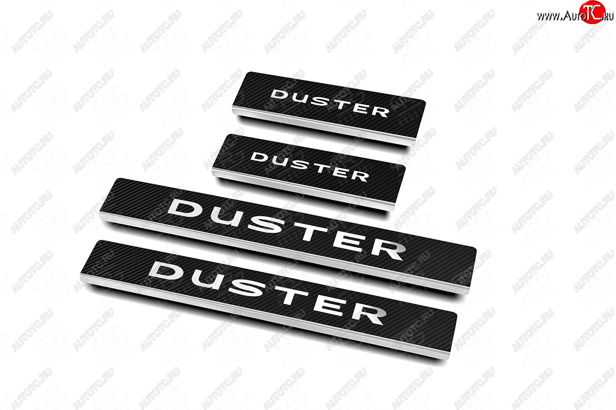1 679 р. Накладки порожков салона Russtal  Renault Duster  HM (2020-2024) (нержавейка с карбоновым покрытием и надписью)
