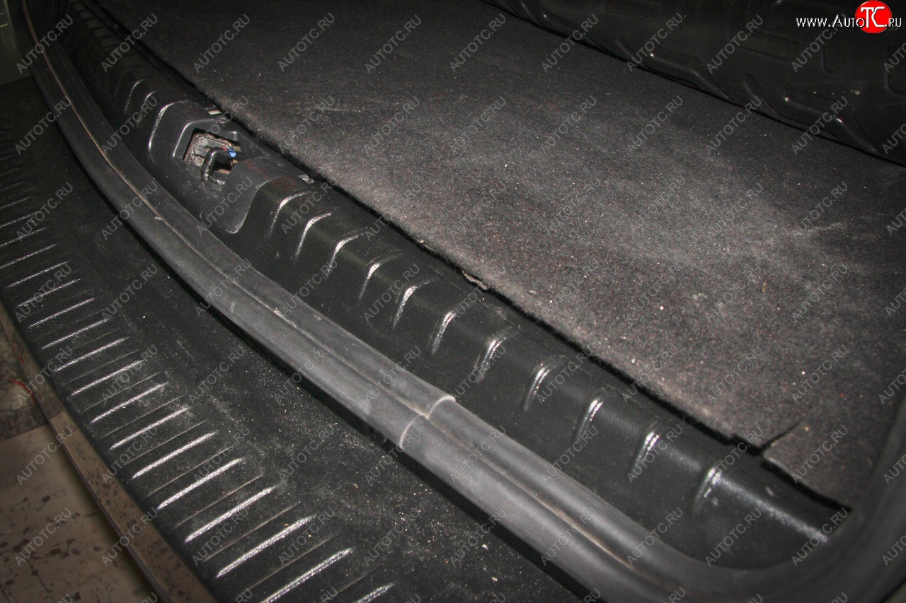 1 089 р. Накладка в проем багажника АртФорм Renault Duster HS дорестайлинг (2010-2015)