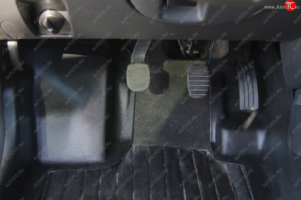 2 969 р. Накладки на ковролин АртФорм Renault Duster HS дорестайлинг (2010-2015) (Передние боковые)