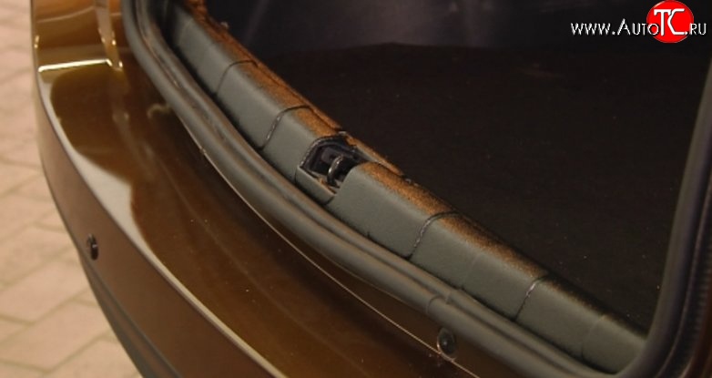 949 р. Пластиковый порожек в багажник автомобиля Petroil Tuning Renault Duster HS дорестайлинг (2010-2015)