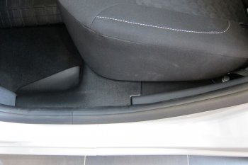 3 089 р. Накладки на ковролин пола Petroil Tuning  Renault Logan  2 (2014-2024) (Боковые). Увеличить фотографию 2