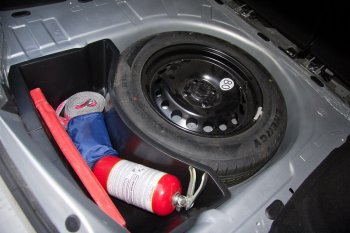 1 599 р. Органайзер нижний в обхват запасного колеса ArtForm Renault Logan 2 дорестайлинг (2014-2018). Увеличить фотографию 1
