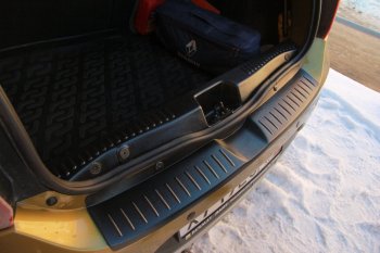 1 089 р. Накладка в проём багажника АртФорм  Renault Sandero  (B8) (2014-2018). Увеличить фотографию 2